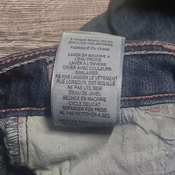 LITTLE GIRL'S LEVI'S BOOT CUT JEANS - Picture 8 of 9